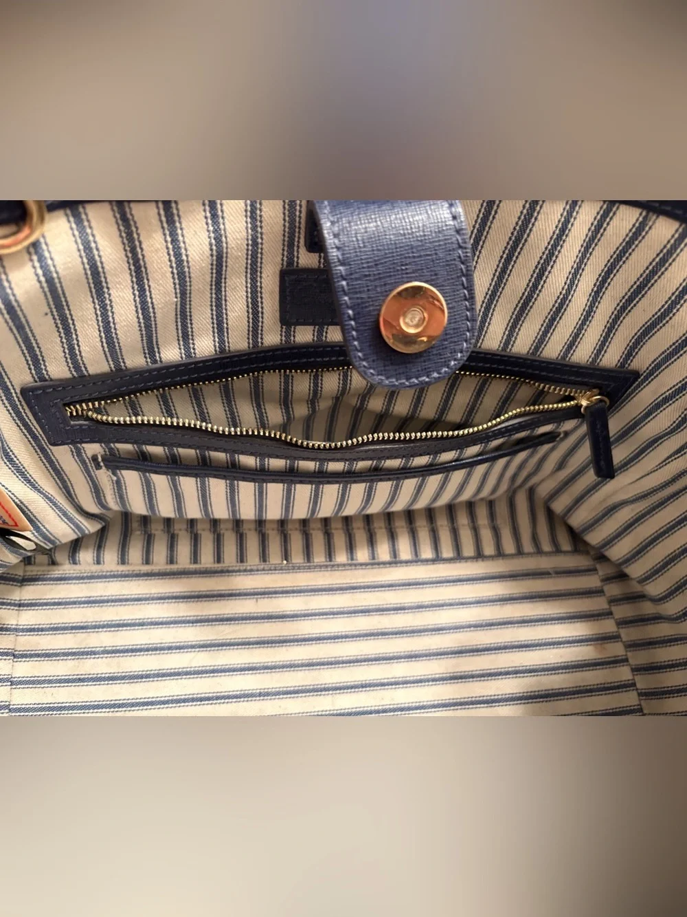 Dooney & Bourke Saffiano Zip Handbag